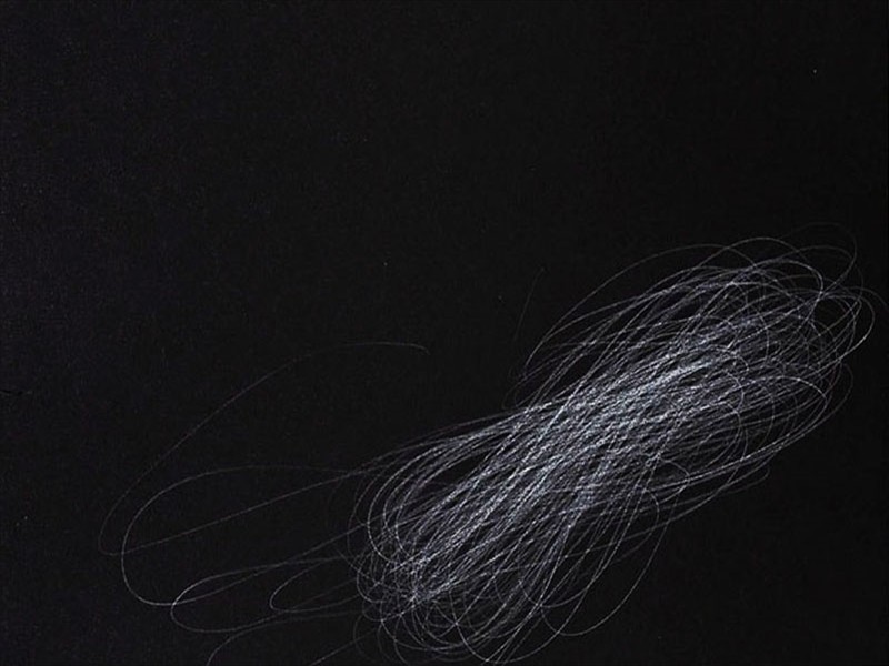<span class=titre_dessin>Exercices</span>dessins, craie blanche sur papier noir, <br />20 x 30 cm, 2014<br />Photo: Jean Christophe Lett