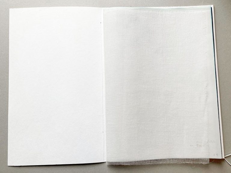 L&rsquo;&icirc;le inspir&eacute;e, Livre s&eacute;rigraphi&eacute;