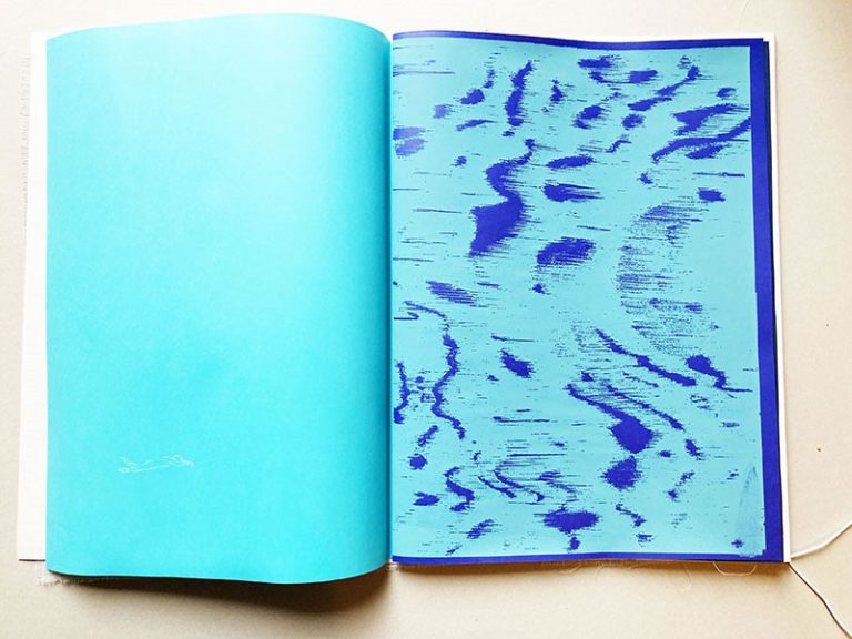 L&rsquo;&icirc;le inspir&eacute;e, Livre s&eacute;rigraphi&eacute;